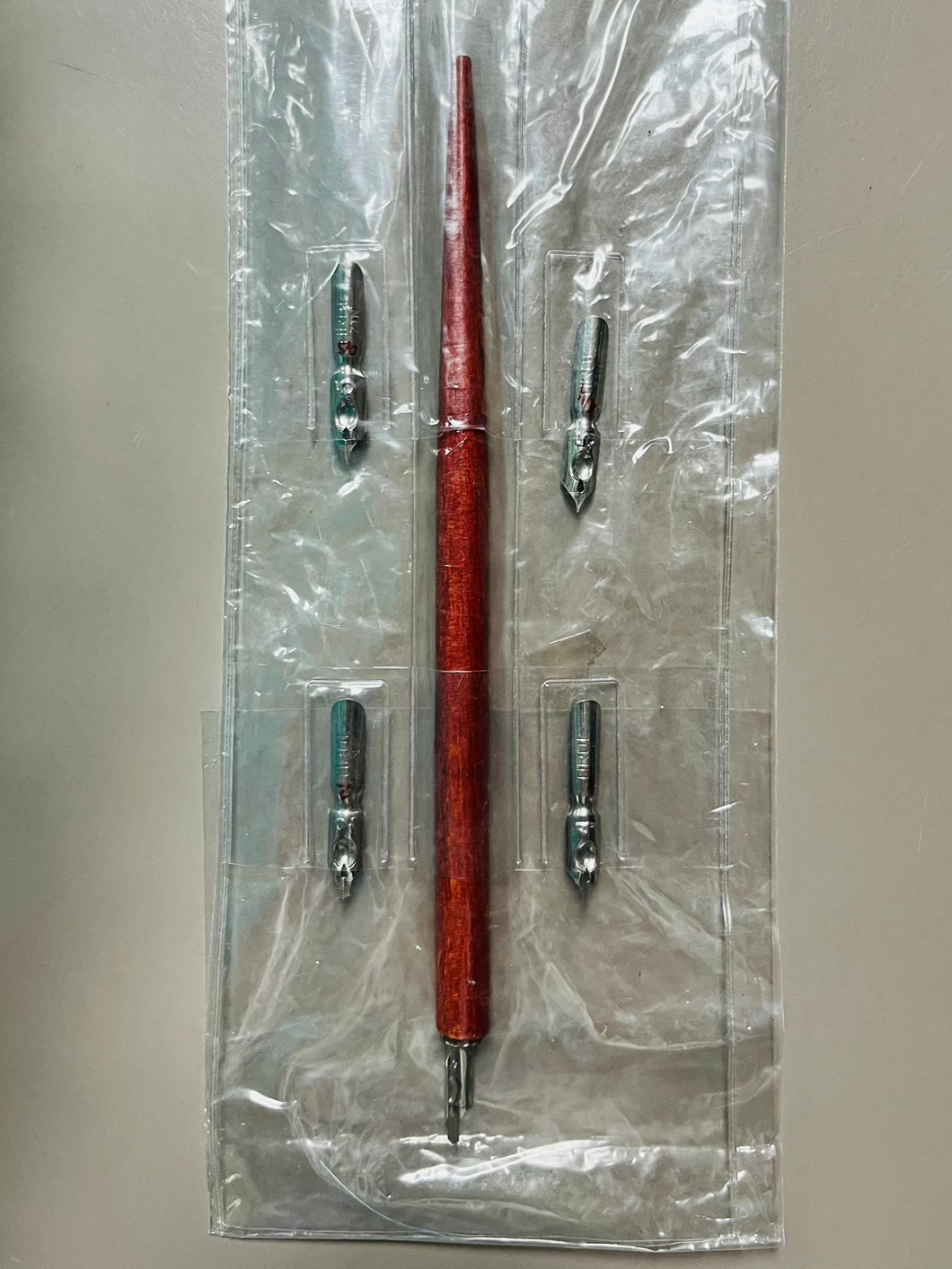 Calligraphy Pen with Replaceable Metal Tips